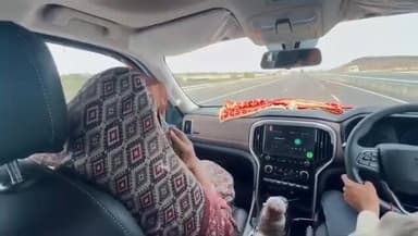 मंदसौर RTO साब को जिला पंचायत अध्यक्ष ने लगाया फोन विडिओ हुआ वायरल सुनो...
#MandsaurNews