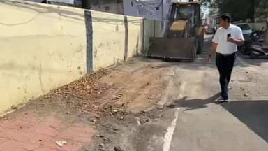 पनागर: चंदन कॉलोनी चर्च के बाहर 'मलबे का पहाड़' देख सोनू दुबे भड़के, करवाई सफाई; बोले- वोट सबका, तो भेदभाव क्यों?