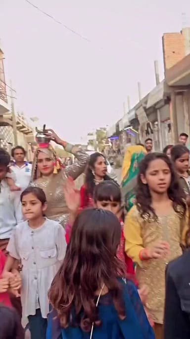 पाकिस्तान से आई सीमा हैदर का 6 वां बच्चा – नाम रखा “भारत”!
#ग्रेटर_नोएडा के रबूपुरा कस्बे में कल हुआ कुआं पूजन।
सवाल:...