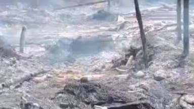 पताही प्रखंड के रामपुर मनोरथ गांव में बीती रात भीषण अगलगी की घटना में एक परिवार का आशियाना जलकर पूरी तरह खाक हो गया।