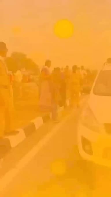 #YavatmalPolice आर्णी जिल्हा यवतमाळ येथे परम पूज्य श्री प्रदीप मिश्रा महाराज यांचे शिवपुराण कथा ऐकण्यासाठी आलेल्या वयोवृ...