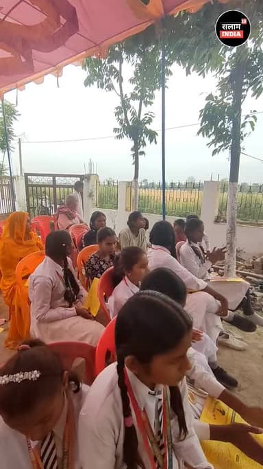 बिहार टॉपर्स को DM पब्लिक स्कूल ने किया सम्मानित