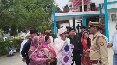 अमरोहा: अमरोहा में दोस्तों की करतूत, डीजे पर विशेष समुदाय का गाना बजाने को लेकर दूल्हे को जमकर पीटा