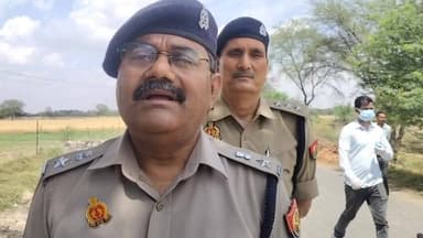 झांसी में अज्ञात महिला का शव मिलने से सनसनी, अधिकारी व फॉरेंसिक टीम मौके पर, लहचूरा थाना क्षेत्र की घटना
#Jhansi #women
