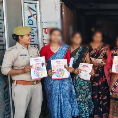 मिशन शक्ति फेज-05 अभियान के तहत थाना बीघापुर की मिशन शक्ति टीम द्वारा भ्रमणशील रहते हुए महिलाओं/बालिकाओं को नारी सशक्तिक...