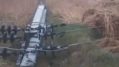 #रसूलाबाद करीब20 घंटे से ठप बिजली आपूर्ति,तेज आंधी में दो पोल टूटे