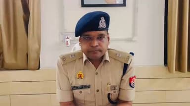 #AligarhPolice
थाना इगलास-दिनांक 04.04.2026 को रात्रि करीब 10 बजे एक व्यक्ति के परिजनों द्वारा यह सूचना दी गई कि उक्त व्...