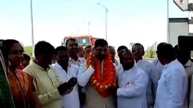 #सठियांव में शिक्षामित्र का शक्ति प्रदर्शन प्रदेश महामंत्री सुनील यादव का किया भव्य स्वागत 18 हजार बढ़े मानदेय को लेकर च...