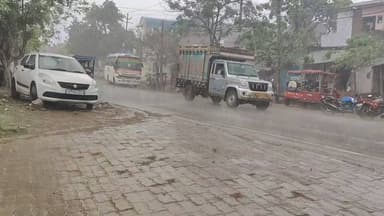 #रसूलाबाद तेज हवा के साथ बारिश से किसानों की बढ़ी चिंता ,फसल बर्बाद होने का का सता रहा डर।