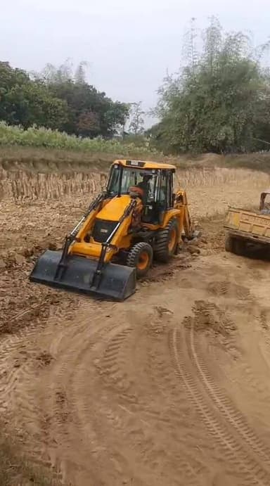 ✍️✍️
#खटीमा में मिट्टी खनन का यह वीडियो बताने के लिए काफी है सरकार को बदनाम आखिर कौन लोग कर रहे है ,,,🫣
खनन नियमों की धज...