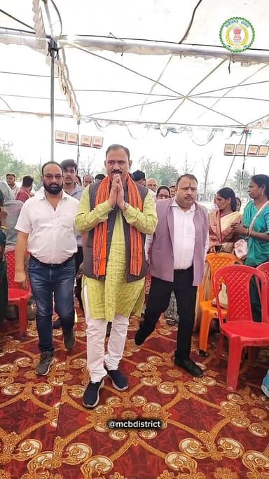 जिले में स्वास्थ्य सुविधाओं के विस्तार की दिशा में एक महत्वपूर्ण पहल के तहत आज आमाखेरवा ग्राउंड, मनेंद्रगढ़ में नवीन फिजि...