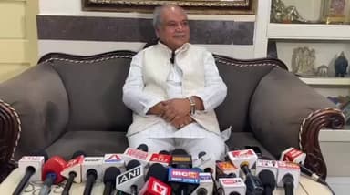 श्री #राजेंद्र भारती जी को #दतिया की #जनता ने #विधायक बनाया है यह #पाखंडी #मनुवादी #भाजपा के लोग विधायकी छीनना चाहते हैं