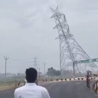 #यूपी के #मुजफ्फरनगर में सड़क बनाने के लिए बिजली का बड़ा टावर गिराया गया.....
वीडियो देखिए
