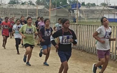 होमगार्ड भर्ती परीक्षा सख्ती के साथ शुरू, कड़ी निगरानी में हो रहा चयन!
#धनबाद:जिला प्रशासन द्वारा #होमगार्ड_भर्ती के लि...