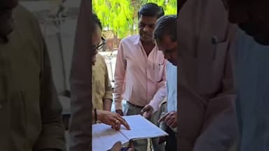 चित्रकूट - जिलाधिकारी श्री पुलकित गर्ग ने पराग दूध डेयरी का किया निरीक्षण। #viralnews #newslive #ckt