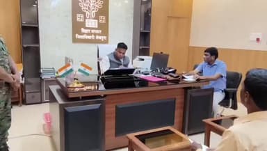 शेखपुरा: 'सबका सम्मान जीवन आसान' में डीएम ने सुनीं जनसमस्याएं, एक सप्ताह में समाधान का दिया निर्देश