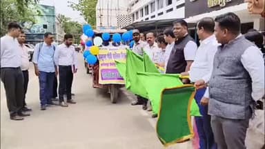 शेखपुरा: कस्तूरबा गांधी आवासीय विद्यालय में नामांकन के लिए डीएम शेखर आनंद ने जागरूकता रथ को रवाना किया