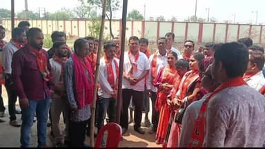 ଝାରସୁଗୁଡା: ଝାରସୁଗୁଡା ବିଟିଏମ୍ ସ୍ଥିତ ବିଜେପି କାର୍ଯ୍ୟାଳୟ ଠାରେ ଭାରତୀୟ ଜନତା ପାର୍ଟିର ପ୍ରତିଷ୍ଠା ଦିବସ ପାଲିତ