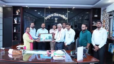 कोडरमा: जिला गव्य विकास पदाधिकारी अरविंद सिंह के सेवानिवृत्त होने पर समाहरणालय में उपायुक्त समेत अन्य ने दी विदाई