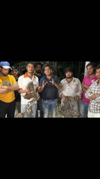 देश की राजधानी में एक के बाद एक गऊ हत्या के मामले सामने आ रहे हैं और दिल्ली पुलिस प्रशासन पूरी तरह नाकाम साबित हो रहे है...