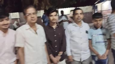 सोहागपुर: किराना व्यवसायी प्रहलाद साहू के बेटे आयुष,नैतिक व सचिन साहू के बेटे कृष्णा के जन्मदिन पर गरीबो को कराए गए भोजन