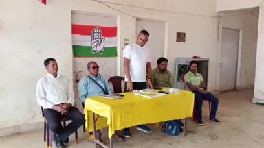 कोलेबिरा: कोलेबिरा में कांग्रेस की मासिक बैठक, संगठन को सशक्त बनाने पर ज़ोर