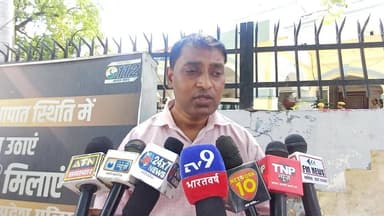 #बरनाहल पुलिस द्वारा #लाखनमऊ गांव की घटना में #मुकदमा न लिखने से #दुःखी पीड़ित परिवार ने #पुलिस अधीक्षक से #न्याय की मां...