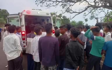 ହିନ୍ଦୋଳ: ଛାଟିଆ ଗ୍ରାମ ନିକଟରେ ୨ ବାଇକ ଦୁର୍ଘଟଣାରେ ୨ ଗୁରୁତର