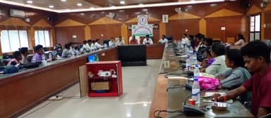 दंतेवाड़ा: जिला स्तर पर उद्यमिता विकास कार्यशाला का सफल आयोजन, युवाओं को स्वरोजगार से जोड़ने की पहल की गई