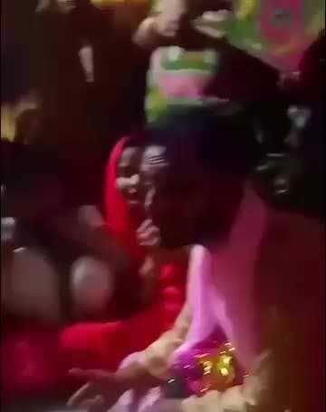 दूल्हे ने ससुराल में हनी सिंह का गाना गा कर किया दुल्हन को इम्प्रेस #pkcrimestory #shadi #viralreels #questionsnews