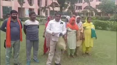 रोहतक: पहाड़ा मोहल्ले में युवक की हत्या, एसपी से मिले परिजन, आरोपियों पर दबाव बनाने का आरोप