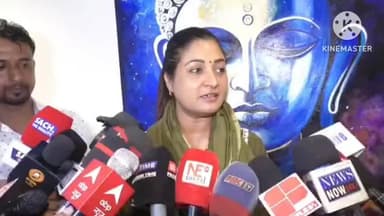 পশ্চিম যোৰহাট: ক্লাৱ ৰোডত সৰ্বভাৰতীয় মহিলা কংগ্ৰেছ কমিটিৰ সভানেত্ৰী অলকা লাম্বাৰ সংবাদ মেল , মুখ্যমন্ত্ৰীৰ লগতে চৰকাৰক সমালোচনা