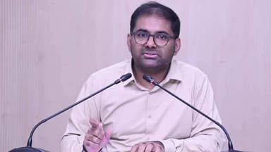 పెద్దపల్లి: మధ్యవర్తులను నమ్మి డబ్బులు వృధా చేసుకొని మోసపోవద్దు : జిల్లా కలెక్టర్ కోయ శ్రీహర్ష