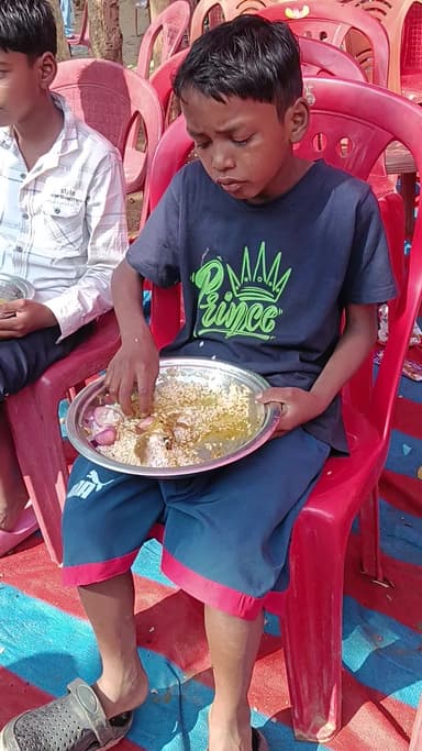 घाघरा थाना में मिले तीन बच्चे रांची हरमु थाना क्षेत्र के बता रहे हैं अपना पता उनके परिजन करें घाघरा थाना गुमलासे संपर्क