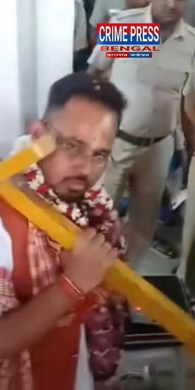 লাঙ্গল কাঁধে নিয়ে মনোনয়নপত্র জমা
#bjp #bjpnews #bjpindia #bjpvscongress #bjpgovernment #narandramodi #suvenduadhikari