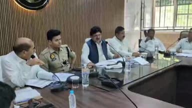 ज्ञानपुर: गोवंश संरक्षण को लेकर कलेक्ट्रेट सभागार में हुई बड़ी बैठक