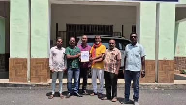 ବରଗଡ: ଗୋମାତା ସୁରକ୍ଷା ଦାବି ନେଇ ଜିଲ୍ଲାପାଳଙ୍କ କାର୍ଯ୍ୟାଳୟର ଦ୍ୱାରସ୍ଥ ହେଲେ ଶିବସେନା ଓଡ଼ିଶା