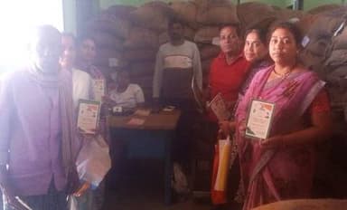 जिले की उचित मूल्य दुकानों में राज्य शासन निर्देश एवं कलेक्टर श्री विनय कुमार लंगेह के मार्गदर्शन में जिले के शासकीय उचि...