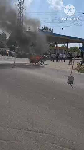 నిజామాబాద్ సౌత్: నగరంలో దగ్ధమైన ద్విచక్ర వాహనం, తప్పిన పెను ప్రమాదం