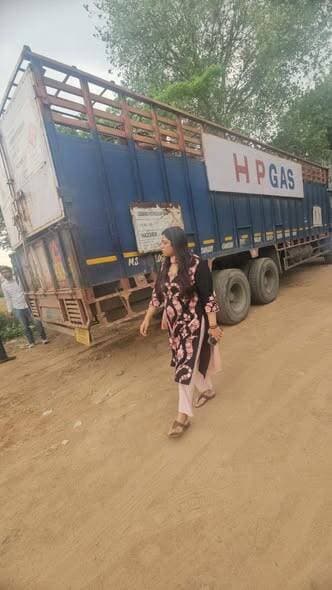 जिलाधिकारी ने तहसील सदर के ग्राम घंघोला स्थित शिव साईं एचपी गैस एजेंसी का किया औचक निरीक्षण*
*'गैस वितरण प्रणाली में पा...