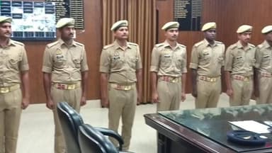 बांदा पुलिस अधीक्षक द्वारा प्रशिक्षण प्राप्त कर रहे प्रशिक्षुओ का किया गया साक्षात्कार।
#hilightseveryonefollowers