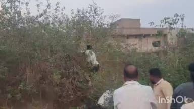 अंबिकापुर: गांधीनगर थाना अंतर्गत चोरी कर भाग रहे युवक को लोगों ने दौड़ाकर पकड़ा, जमकर की पिटाई, वीडियो हुआ वायरल