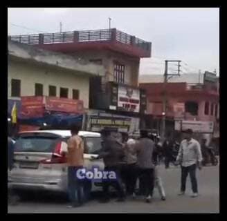 ऋषिकेश के श्यामपुर फाटक के पास युवकों में हुई जमकर मारपीट
#followerseveryone #rishikeshnews #rishikeshtrefik जागो उत्त...