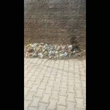 ग्राम पंचायत कादरगंज पुख्ता के बाजार में कई दिनों से पड़ा कूड़ा, नहीं हो रही कोई सफाई, प्रशासन पूरी तरह बेखबर!