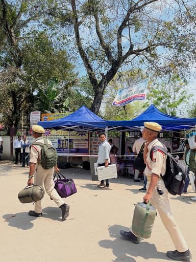 Massive Poll Preparedness in Lakhimpur as Officials Mobilize EVMs Ahead of Voting Day
.
.
.
.
.
#lakhimpurbuzz
