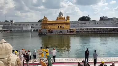 ਅੰਮ੍ਰਿਤਸਰ 2: ਇਰਾਨ ਦਾ ਬਫਤ ਪਹੁੰਚਿਆ ਸ਼੍ਰੀ ਹਰਿਮੰਦਰ ਸਾਹਿਬ ਹੋਏ ਨਤਮਸਤਕ ਅਮੇਰਿਕਾ ਨੂੰ ਦਿੱਤੀ ਚੇਤਾਵਨੀ