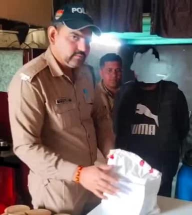 डीडीहाट: कोतवाली डीडीहाट पुलिस ने ढाबे की आड़ में शराब तस्करी करने वाले ढाबा संचालक को किया गिरफ्तार
