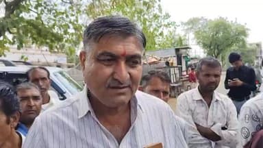 गरोठ में पुलिस कार्रवाई के विरोध में आज ग्रामीणों ने विधायक चंदर सिंह सिसोदिया को सौंपा ज्ञापन।
#गरोठ #मंदसौर #धरना_प्र...