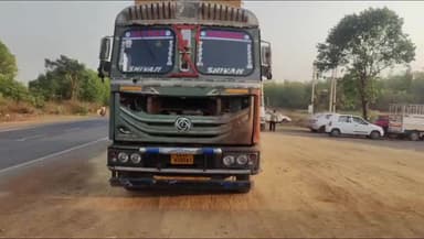 कोंडागांव: NH-30 सोनू ढाबा के सामने ट्रक के केबिन में ट्रक चालक की संदिग्ध मौत, फरसगांव पुलिस ने मर्ग कायम कर शुरू की जांच