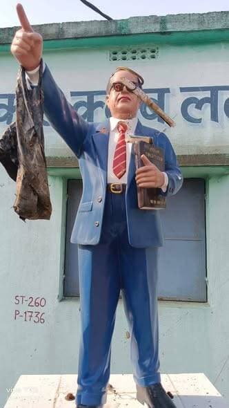 धनबाद के पूर्वी टुंडी क्षेत्र में भीमराव अंबेडकर की प्रतिमा के साथ छेड़छाड़ का मामला सामने आया है। अज्ञात शरारती तत्वों ...